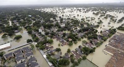 Texas chìm trong nước lụt sau siêu bão Harvey 2017