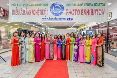 Buổi Trình Diễn Áo Dài Truyền Thống  của Hội Ảnh Việt Nam - Houston  2020