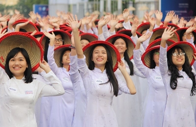 3.000 người tham gia đồng diễn với áo dài trên phố đi bộ Nguyễn Huệ