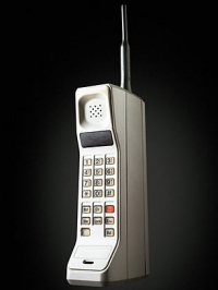 điện thoại di động đầu tiên ra đời cách đây 30 năm