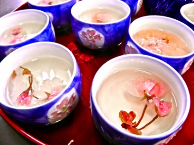 Mùa xuân thưởng thức món ăn từ hoa anh đào Nhật Bản